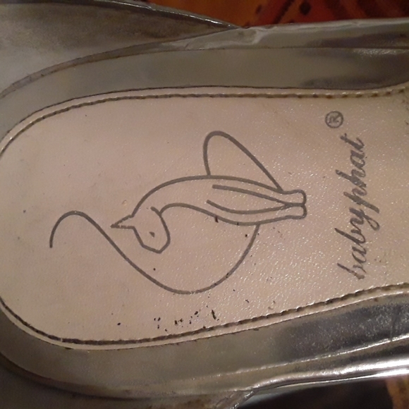 Heels - Picture 2 of 6